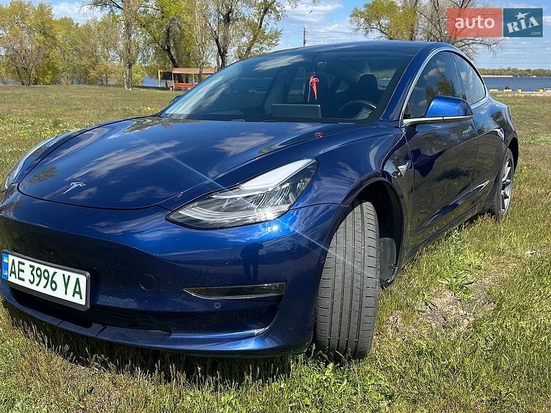 Седан Tesla Model 3 2018 в Каменском