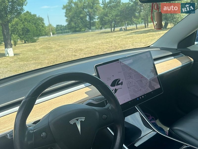 Седан Tesla Model 3 2018 в Каменском