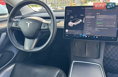 Седан Tesla Model 3 2021 в Львове