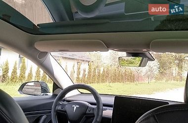 Седан Tesla Model 3 2020 в Львове