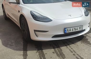 Седан Tesla Model 3 2023 в Києві