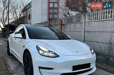 Седан Tesla Model 3 2021 в Киеве
