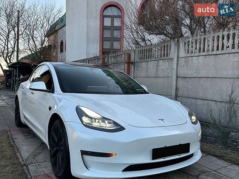 Tesla Model 3 2021