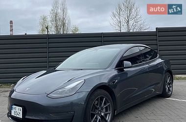 Седан Tesla Model 3 2022 в Черкассах