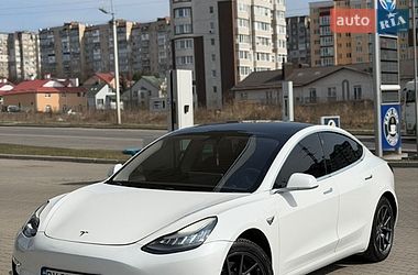 Седан Tesla Model 3 2019 в Киеве