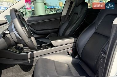 Седан Tesla Model 3 2019 в Киеве