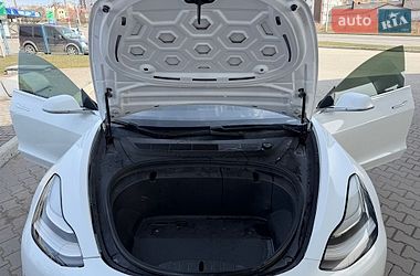 Седан Tesla Model 3 2019 в Киеве
