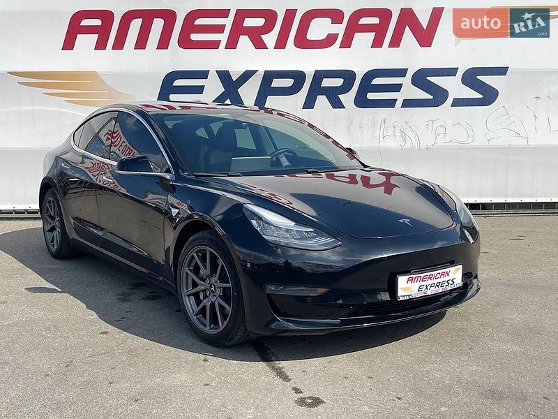 Tesla Model 3 2020