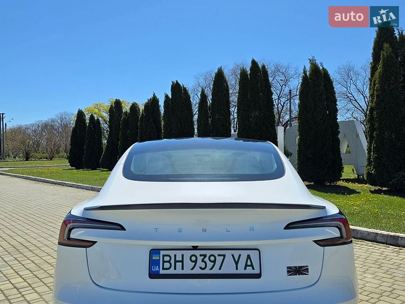 Седан Tesla Model 3 2025 в Одессе