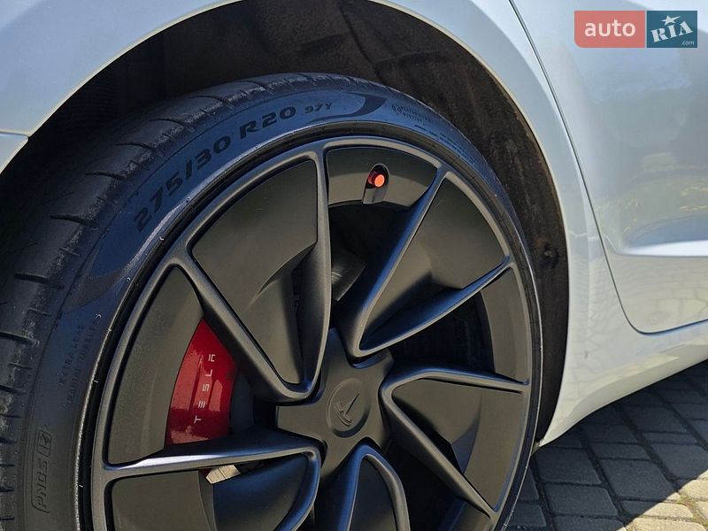 Седан Tesla Model 3 2025 в Одессе