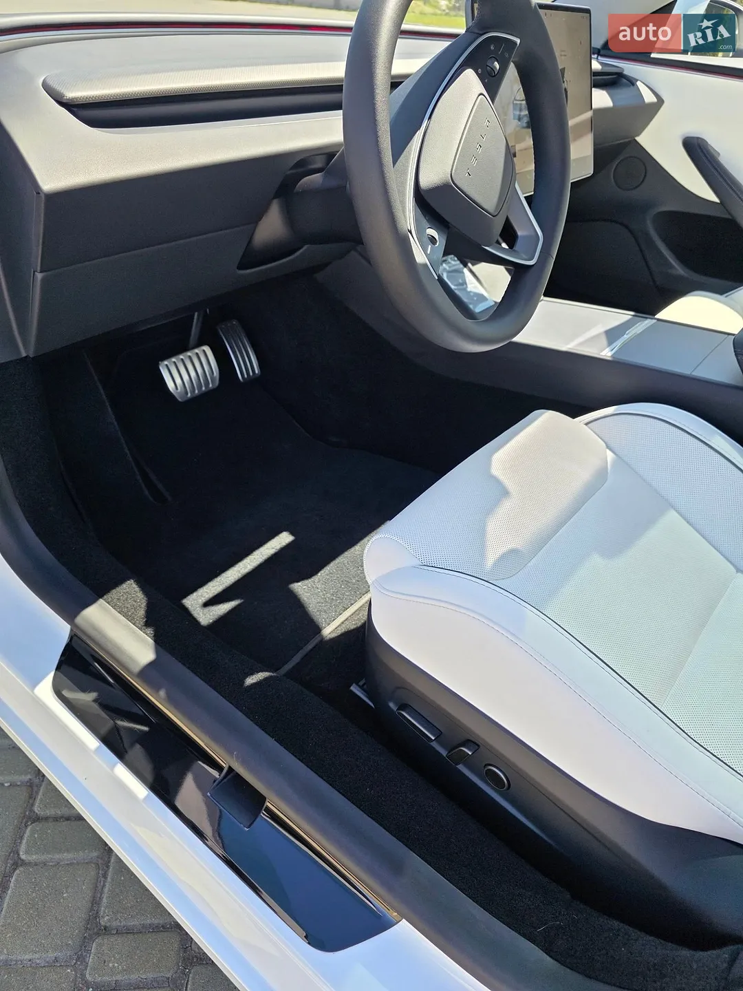 2025 Tesla Model 3 - мініатюра 18
