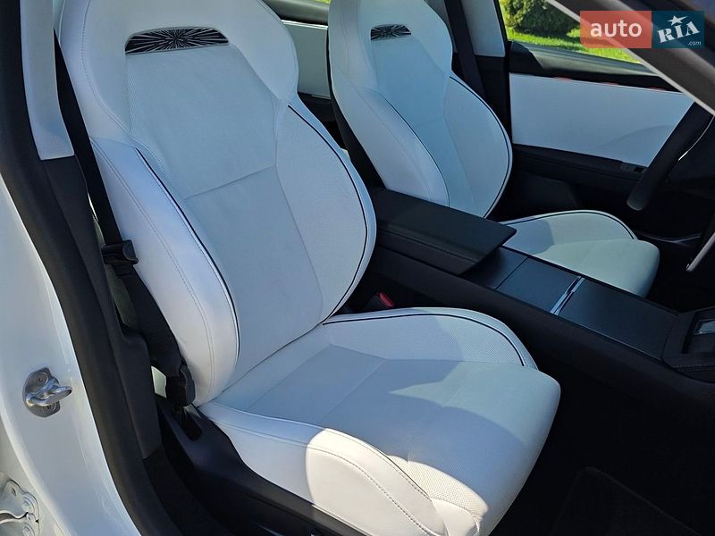 Седан Tesla Model 3 2025 в Одессе
