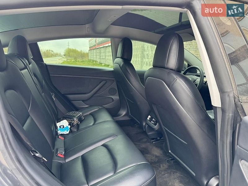Седан Tesla Model 3 2021 в Ірпені