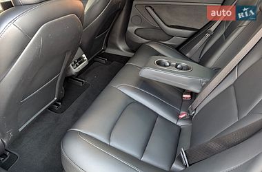 Седан Tesla Model 3 2018 в Львові
