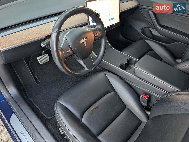 Седан Tesla Model 3 2018 в Львові