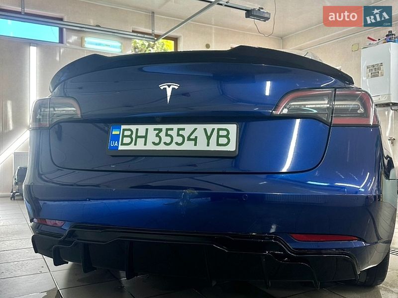 Седан Tesla Model 3 2021 в Одесі