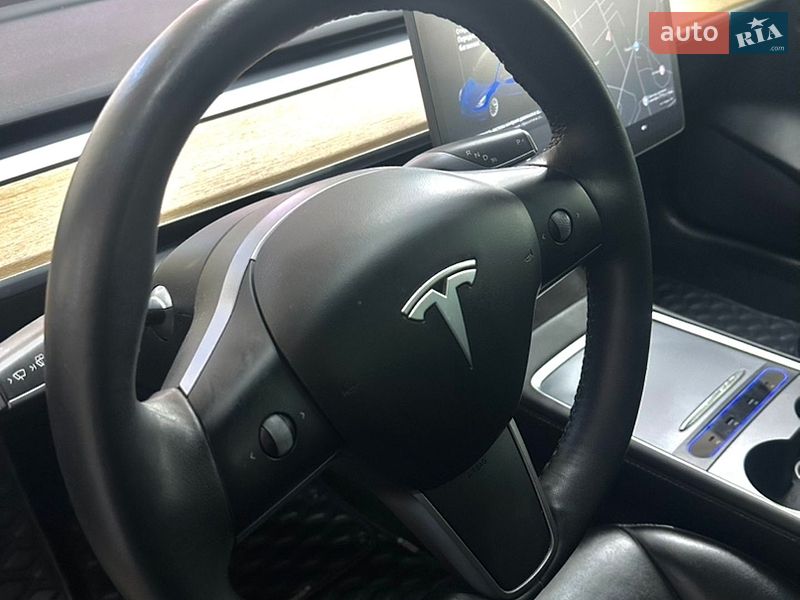 Седан Tesla Model 3 2021 в Одесі