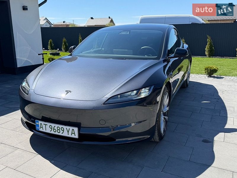 Седан Tesla Model 3 2025 в Ивано-Франковске