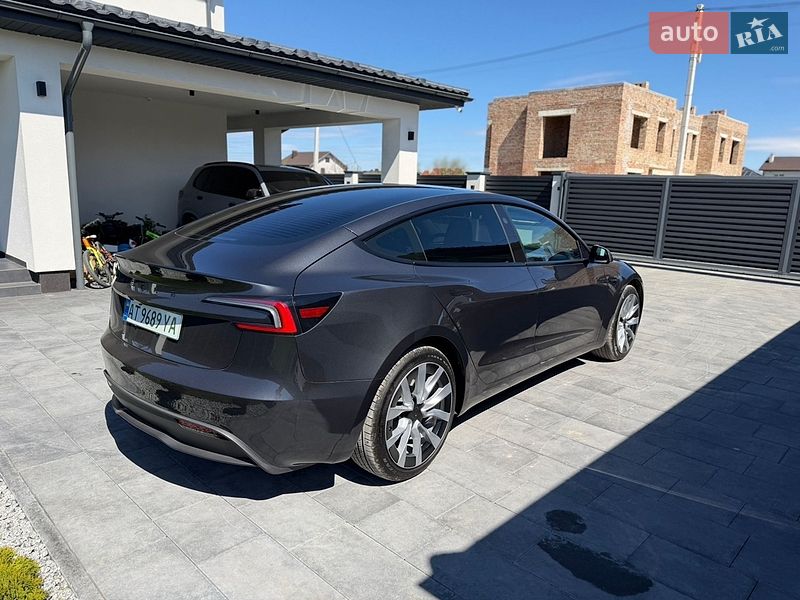 Седан Tesla Model 3 2025 в Ивано-Франковске