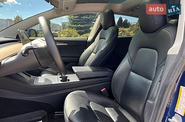 Седан Tesla Model 3 2021 в Львові