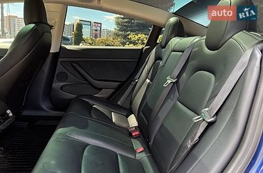 Седан Tesla Model 3 2021 в Львові