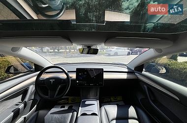 Седан Tesla Model 3 2021 в Львові