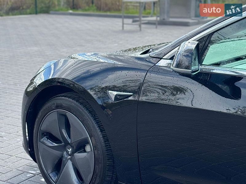 Седан Tesla Model 3 2019 в Днепре