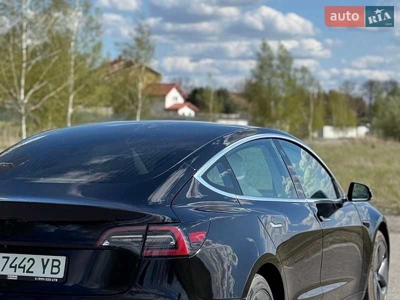 Седан Tesla Model 3 2019 в Днепре