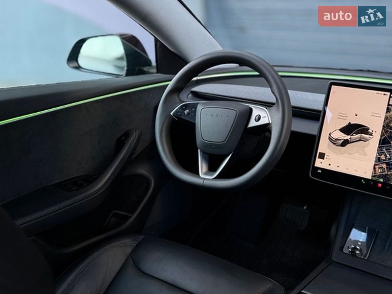 Седан Tesla Model 3 2024 в Львове