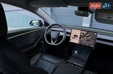 Седан Tesla Model 3 2024 в Львове