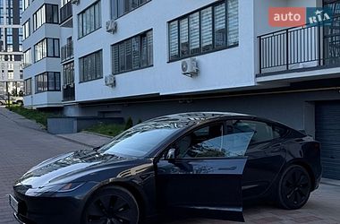 Седан Tesla Model 3 2024 в Львове