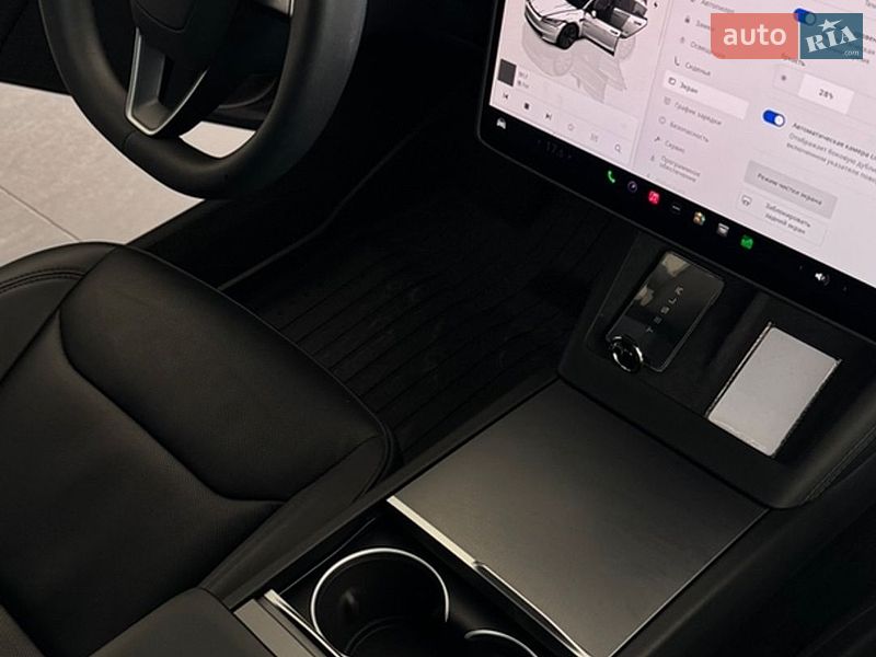 Седан Tesla Model 3 2024 в Львове