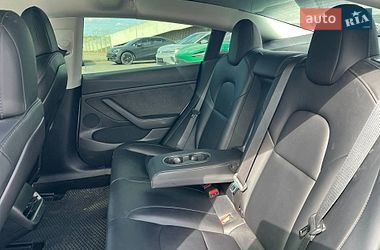 Седан Tesla Model 3 2021 в Львове