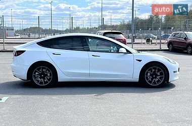 Седан Tesla Model 3 2021 в Львове