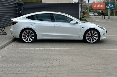 Седан Tesla Model 3 2019 в Киеве