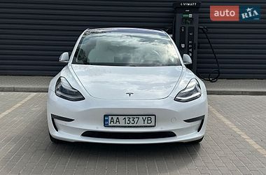Седан Tesla Model 3 2019 в Киеве