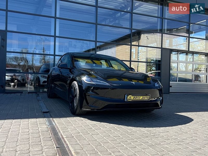 Tesla Model 3 2024