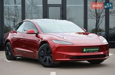 Седан Tesla Model 3 2024 в Києві