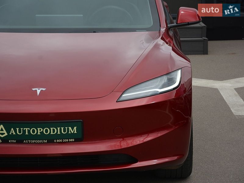 Седан Tesla Model 3 2024 в Киеве