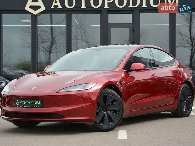Седан Tesla Model 3 2024 в Киеве