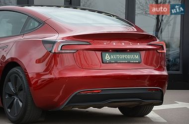 Седан Tesla Model 3 2024 в Киеве