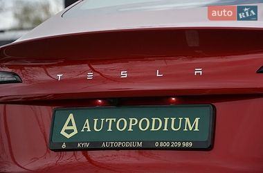 Седан Tesla Model 3 2024 в Киеве