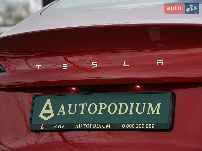 Седан Tesla Model 3 2024 в Киеве
