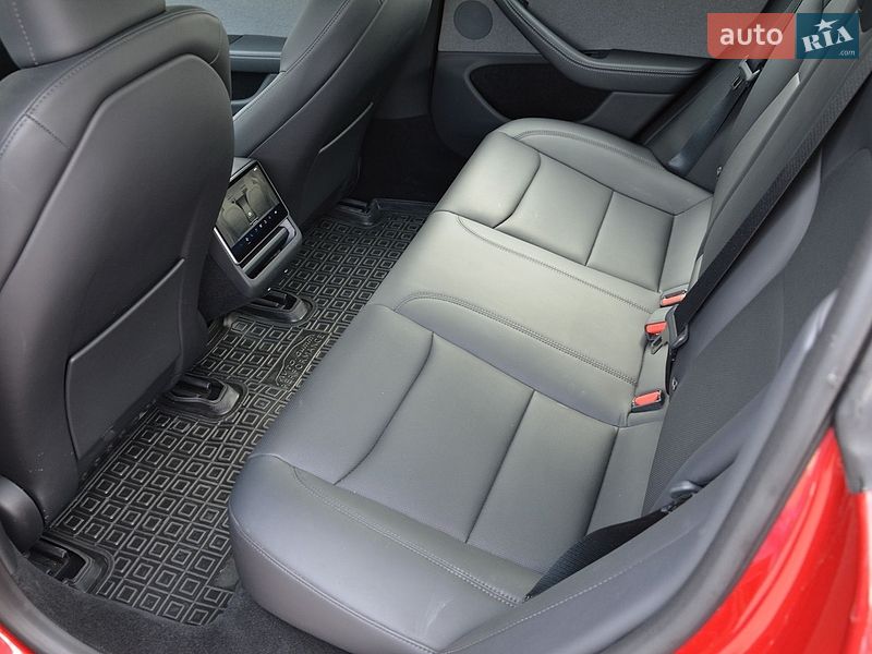 Седан Tesla Model 3 2024 в Киеве
