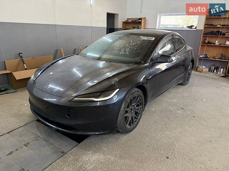 Tesla Model 3 2024