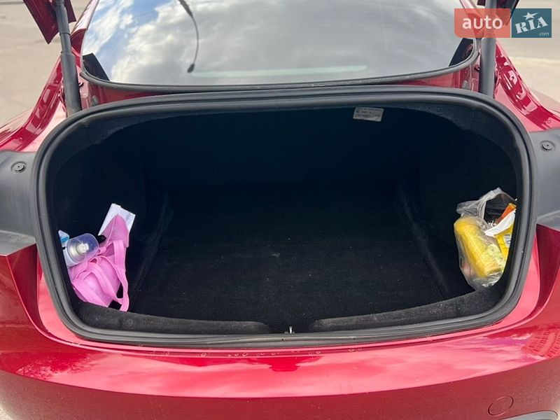Седан Tesla Model 3 2024 в Харькове