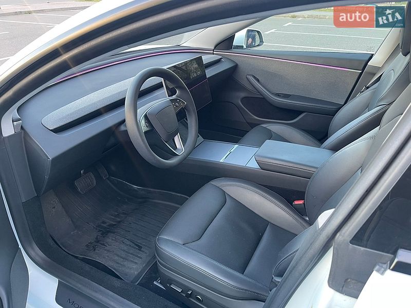 Седан Tesla Model 3 2024 в Киеве