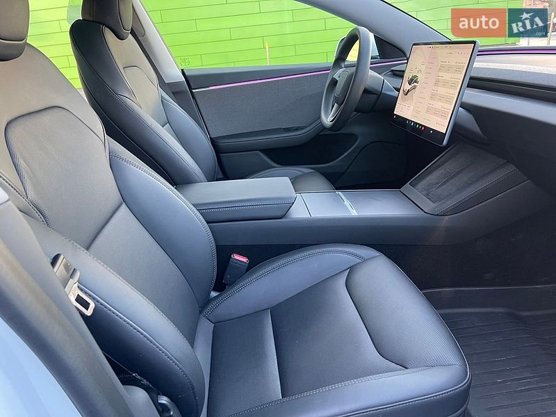 Седан Tesla Model 3 2024 в Киеве