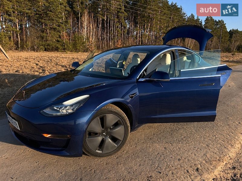 Седан Tesla Model 3 2018 в Вінниці