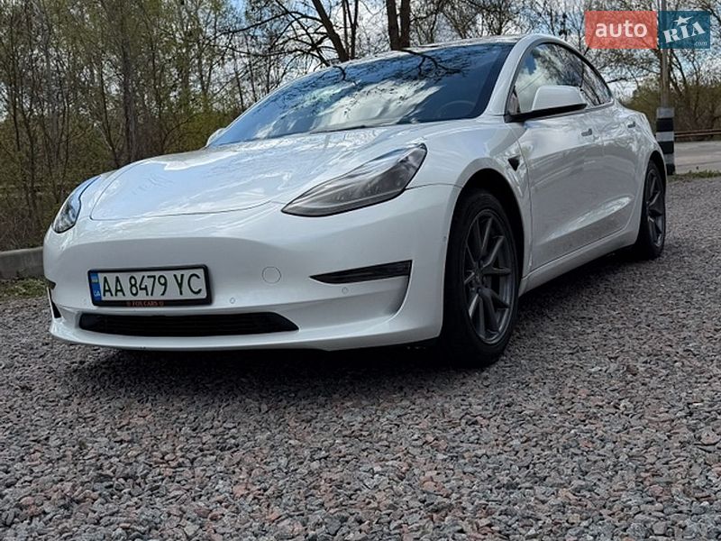 Tesla Model 3 2021